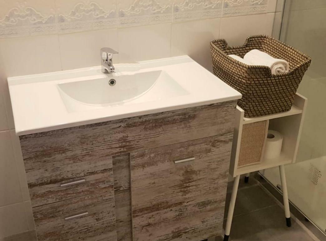 Ch Apartamento Plaza Del Angel - Semisotano Madrid Ngoại thất bức ảnh